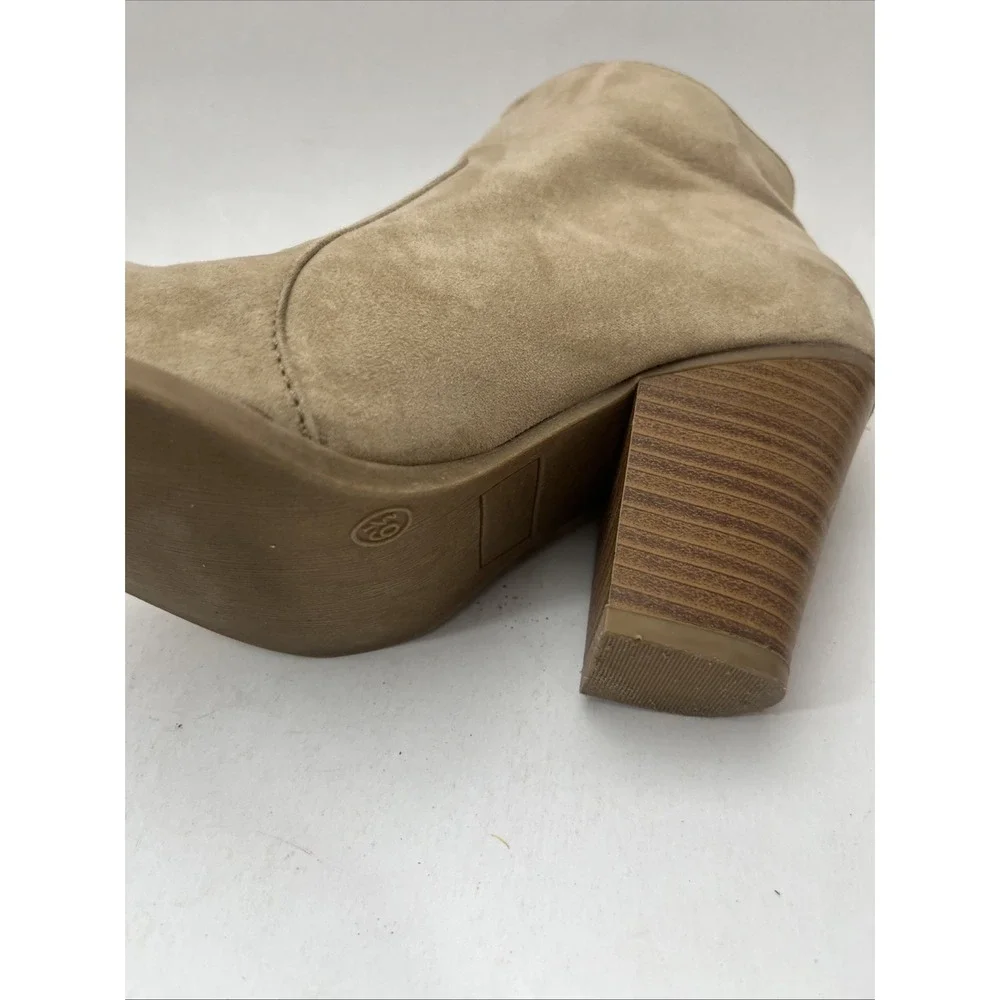 Women's JustFab VASHA Beige Suede Zip Ankle Booties Size 6.5 Block Heel